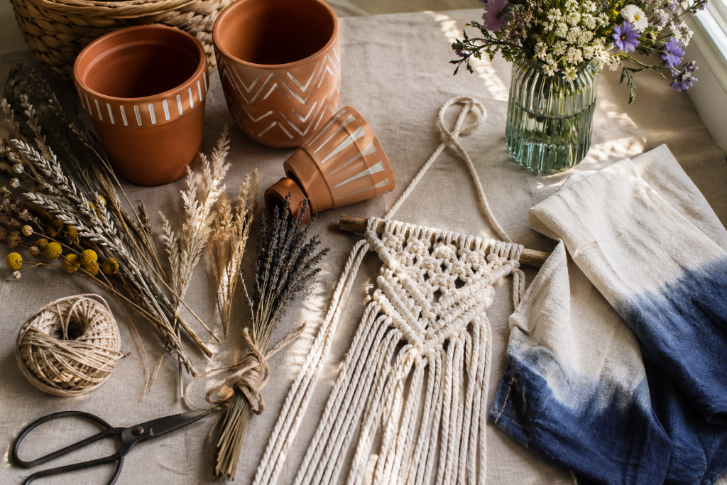 DIY summer home decor 2026 projects — painted terracotta pots, macrame wall hanging, dip dyed linen and dried botanicals craft projects