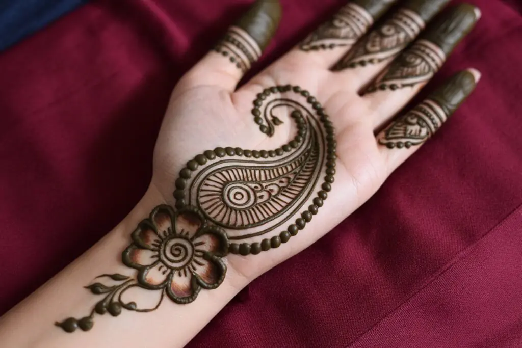 Paisley mehndi design keri motif 2026